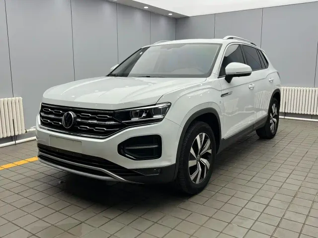 Фотография автомобиля — Volkswagen Tayron