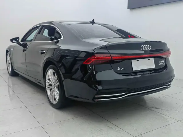 Audi A7L — Фото автомобиля 17