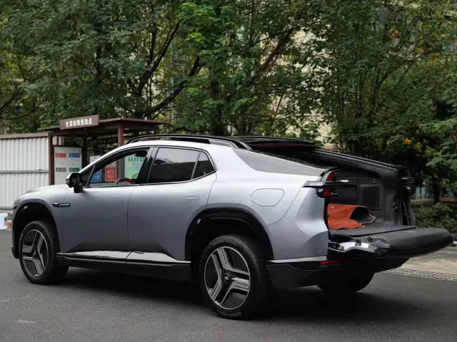 Changan Qiyuan E07 — Фото автомобиля 9