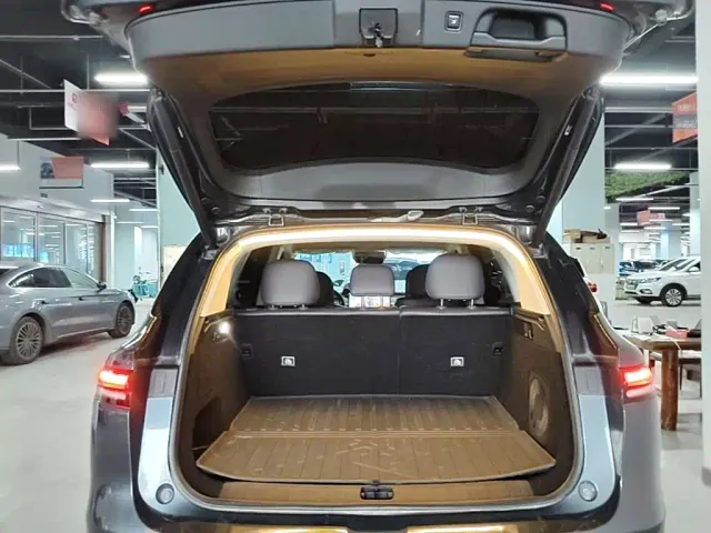 Leapmotor C10 — Фото автомобиля 18