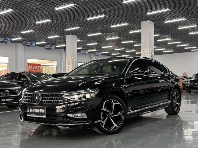 Фотография автомобиля — Volkswagen Magotan