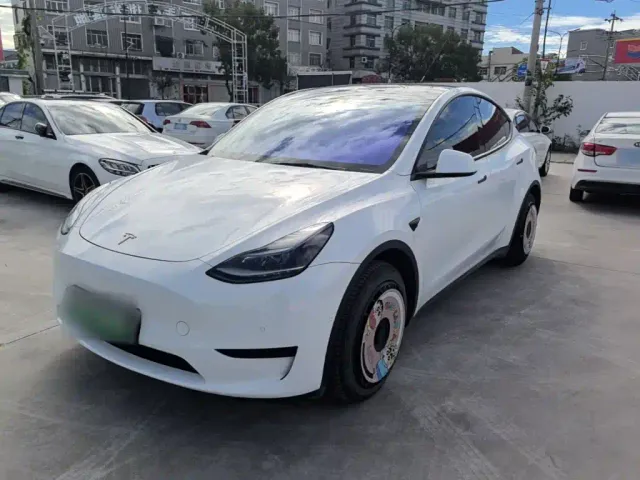 Фотография автомобиля — Tesla Model Y
