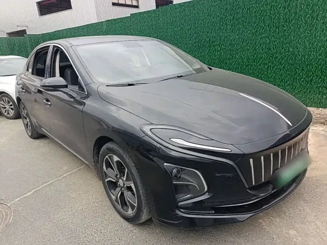 Hongqi E-QM5 — Фото автомобиля 3