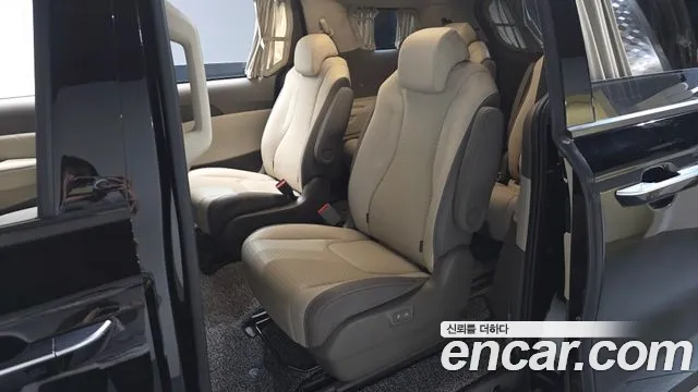 Kia Carnival 4th Gen — Фото автомобиля 11