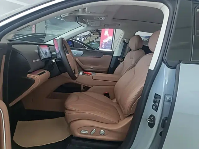Leapmotor C11 — Фото автомобиля 14