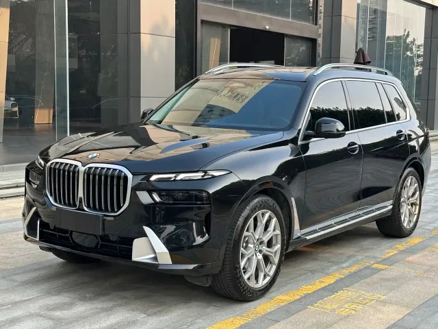 Фотография автомобиля — BMW X7