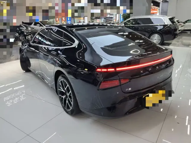 Xpeng P7 — Фото автомобиля 20