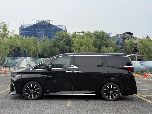 Toyota Vellfire — Фото автомобиля 6