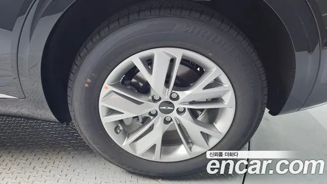 Genesis GV70 — Фото автомобиля 6