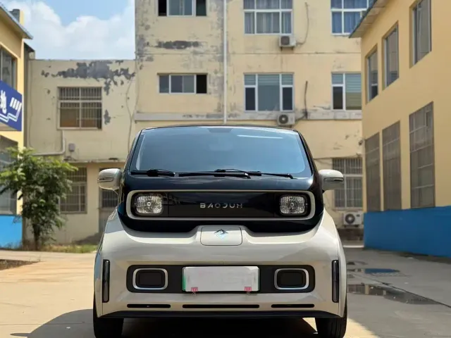 Baojun KiWi EV — Фото автомобиля 2