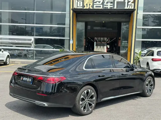 Mercedes-Benz E-Class — Фото автомобиля 9