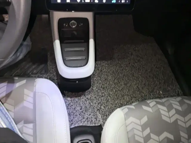 Leapmotor T03 — Фото автомобиля 16
