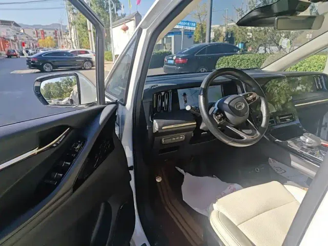 GAC Trumpchi E9 — Фото автомобиля 13