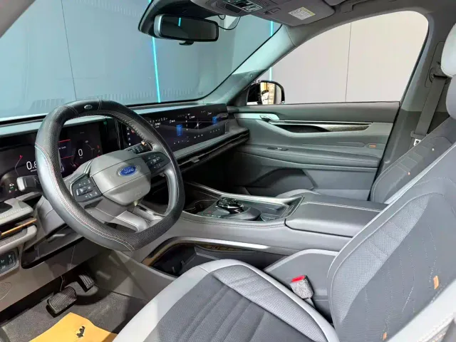 Ford Edge — Фото автомобиля 11
