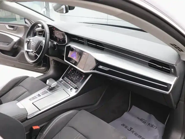 Audi A7L — Фото автомобиля 23