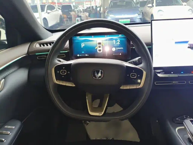 Changan Eado — Фото автомобиля 10