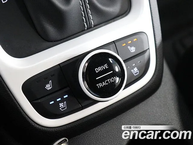 Hyundai Venue — Фото автомобиля 15