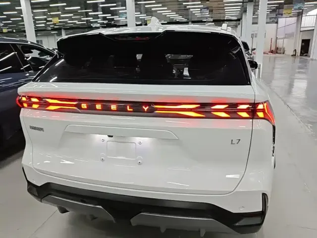 Geely Galaxy L7 — Фото автомобиля 5
