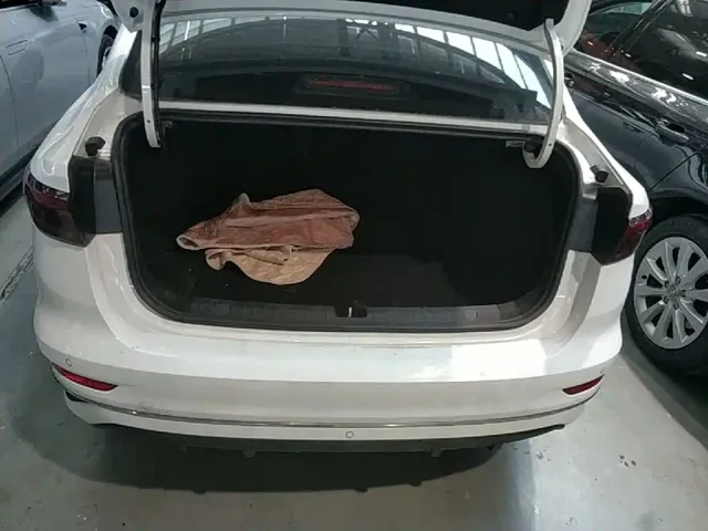 Geely Emgrand — Фото автомобиля 18