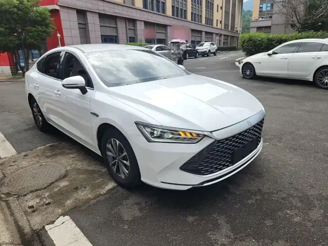 BYD Qin PLUS — Фото автомобиля 3