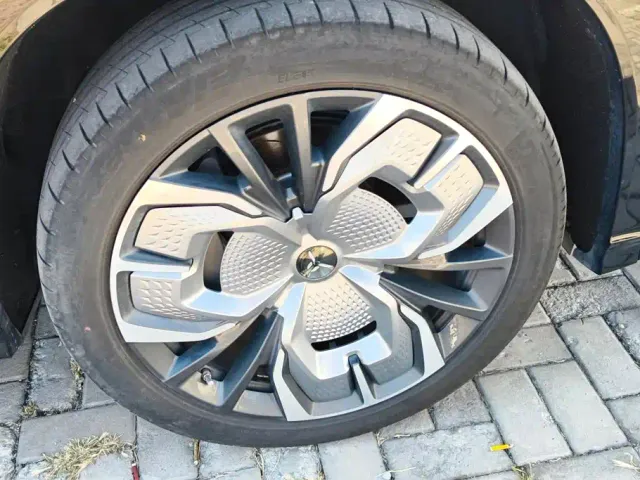 Hongqi Tian Gong 08 — Фото автомобиля 6