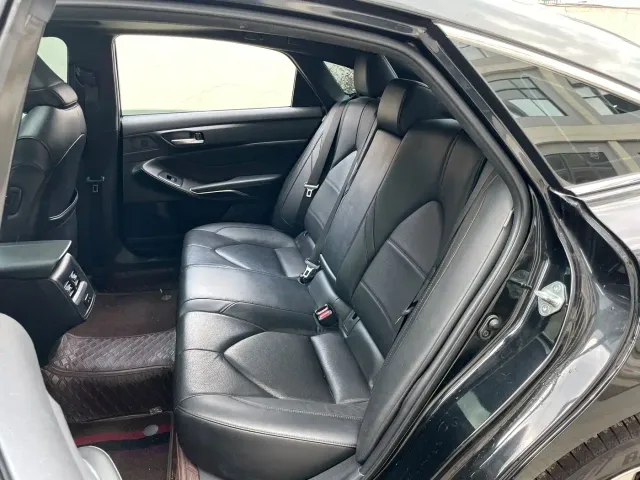 Toyota Avalon — Фото автомобиля 9