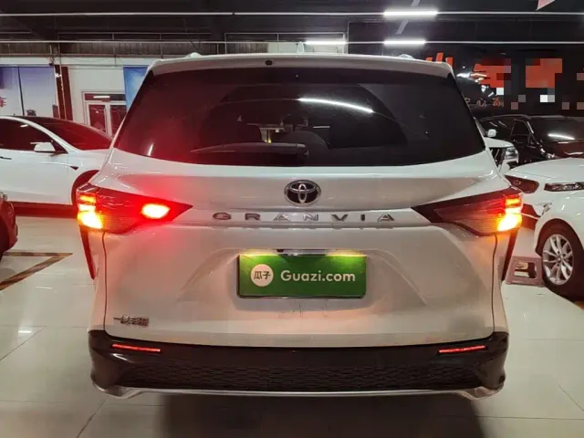 Toyota Granvia — Фото автомобиля 5