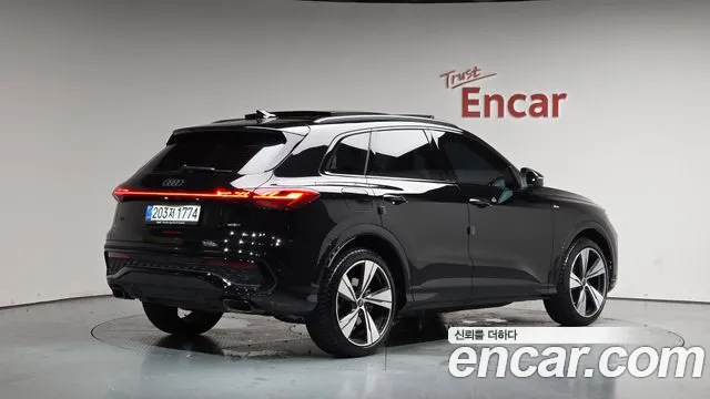Audi Q5 45 TFSI quattro S Line — Фото автомобиля 2