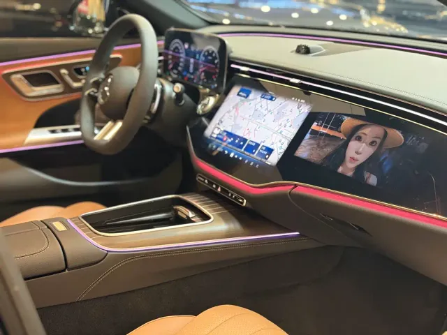 Mercedes-Benz E-Class — Фото автомобиля 12