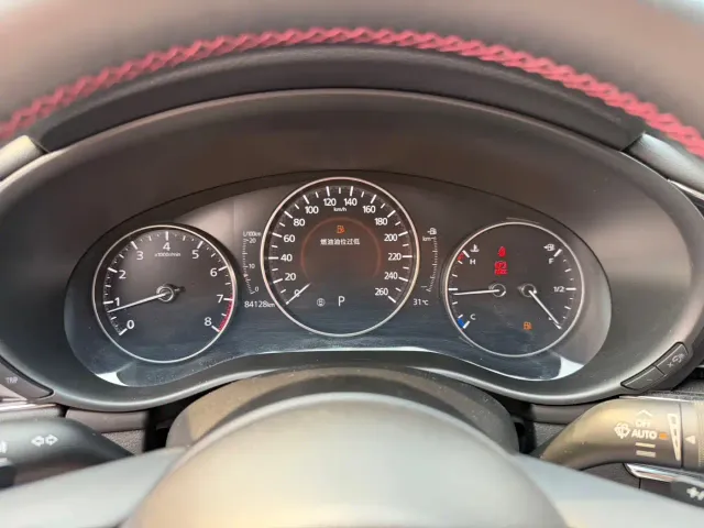 Mazda Axela — Фото автомобиля 15