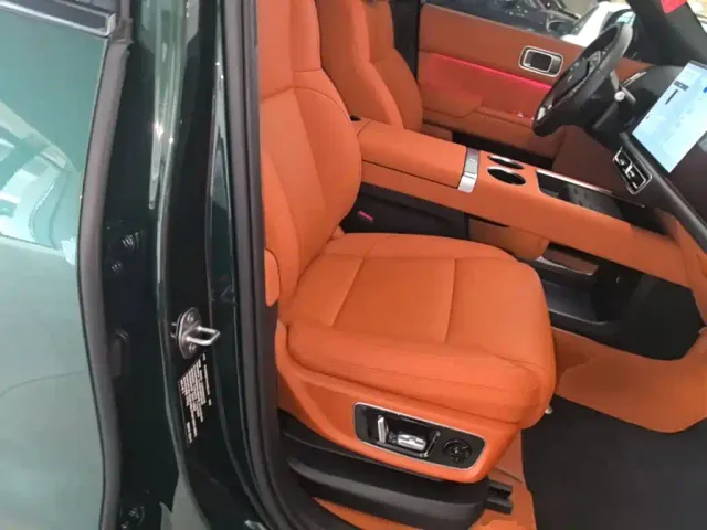 Li Auto L9 — Фото автомобиля 24