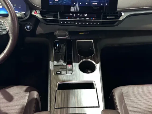 Toyota Granvia — Фото автомобиля 18