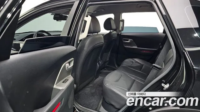 Kia Niro Niro Plus Air — Фото автомобиля 12