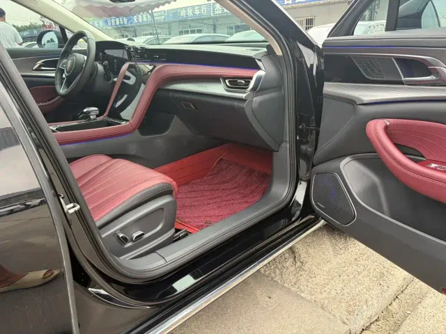 Hongqi H5 — Фото автомобиля 5