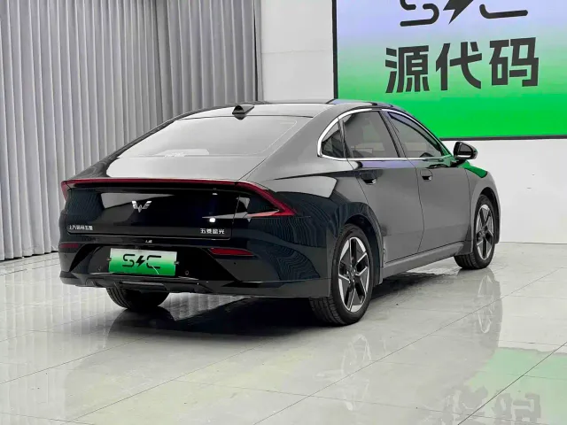 Wuling Starlight — Фото автомобиля 9