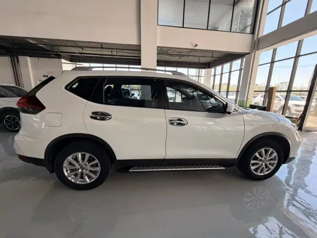 Nissan X-Trail — Фото автомобиля 8