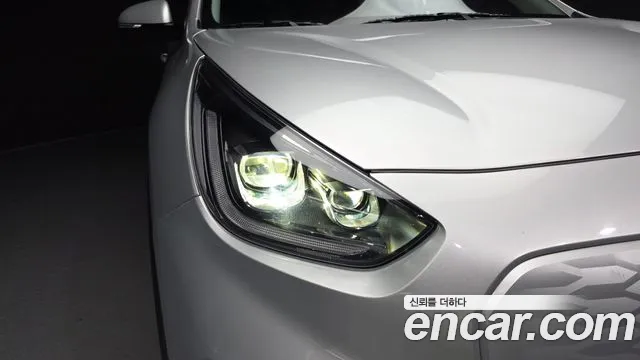 Kia Niro — Фото автомобиля 7