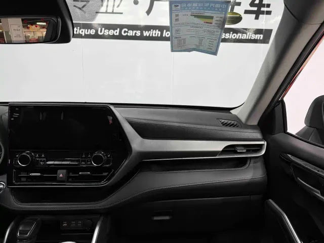 Toyota Highlander — Фото автомобиля 3
