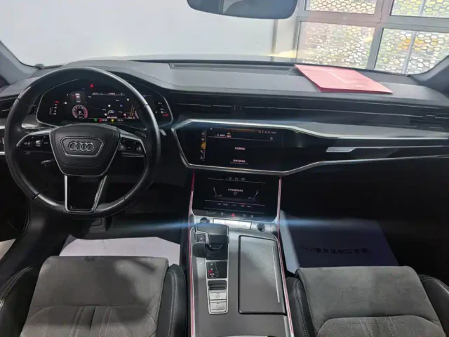 Audi A6L — Фото автомобиля 10