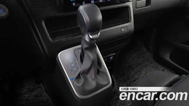 Hyundai Staria Staria — Фото автомобиля 9