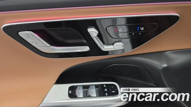 Mercedes-Benz E-Class — Фото автомобиля 14