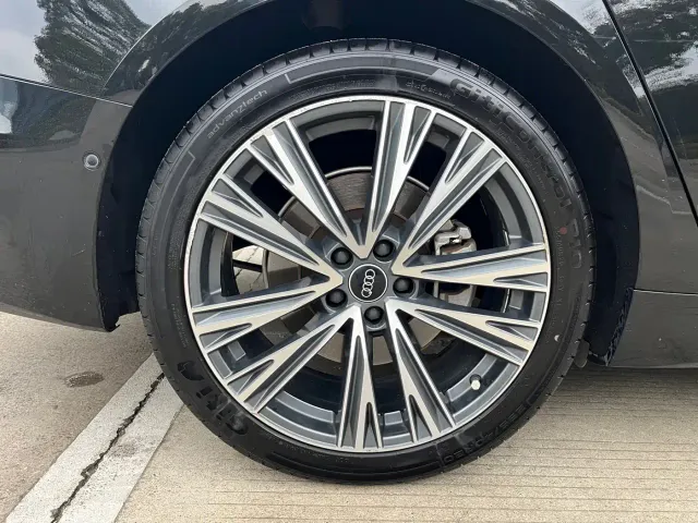 Audi A6L — Фото автомобиля 12