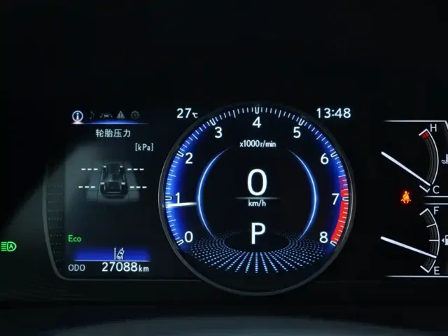 Lexus ES — Фото автомобиля 7