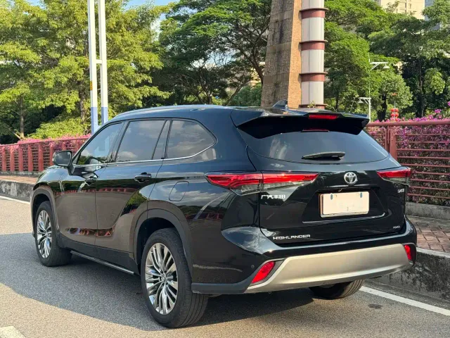 Toyota Highlander — Фото автомобиля 5