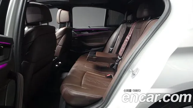 BMW 5 Series G30 — Фото автомобиля 16
