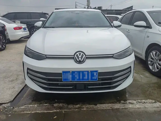 Volkswagen Lavida — Фото автомобиля 2
