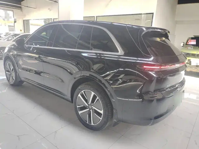 Li Auto L6 — Фото автомобиля 4