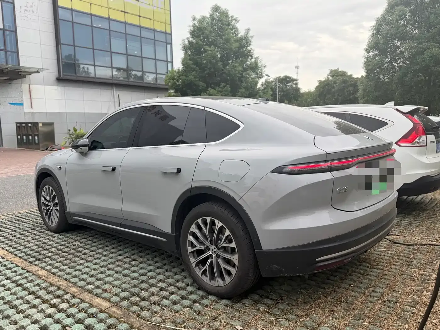 NIO NIO EC6 2024 75kWh — Фото автомобиля 6