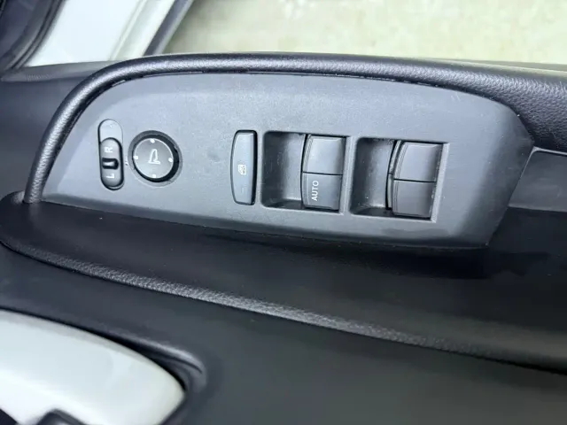 Honda Fit — Фото автомобиля 8