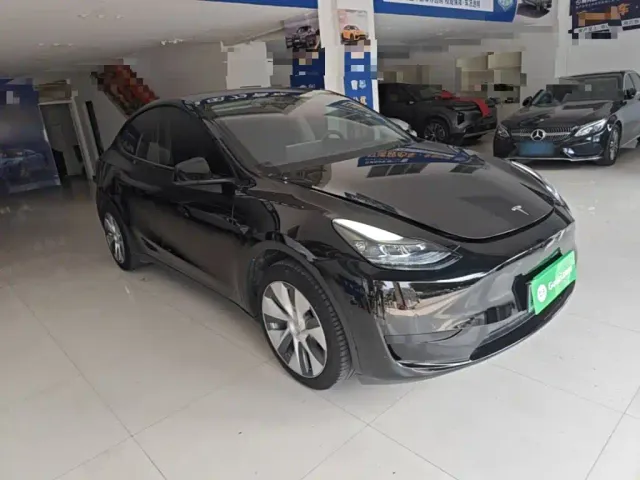 Tesla Model Y 2022 Facelift Rear-Wheel Drive Version — Фото автомобиля 3